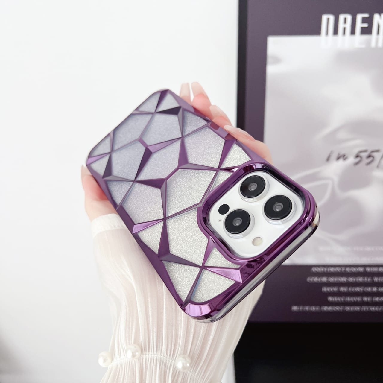 Diamond Shape Luxury IPhone Cover with Geometric Pattern